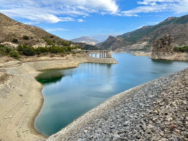 Вадасховішча Embalse de Canales