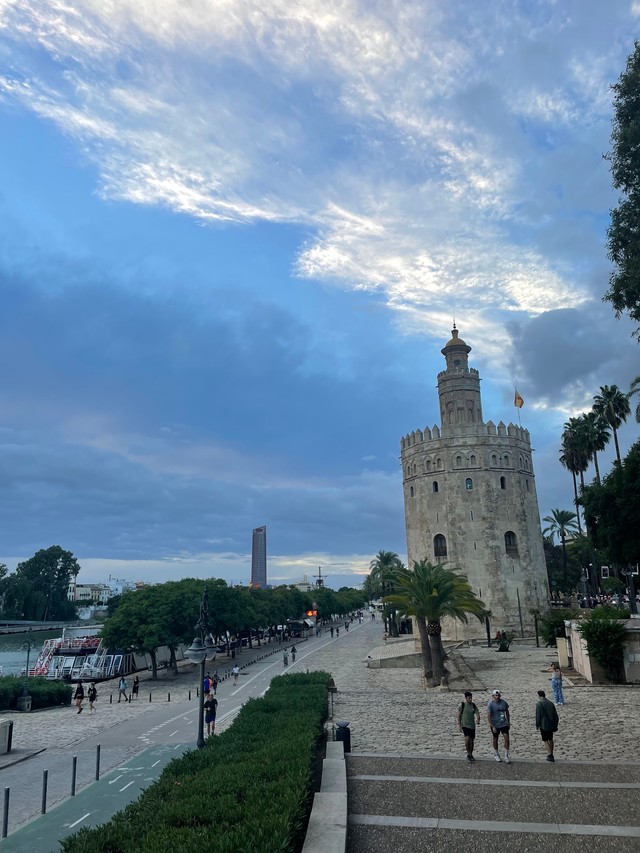 Абаронная вежа Torre del Oro